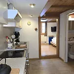 Heimatkunst 02, Klassisches Walliser Chalet, Teilrenoviert, Zentral