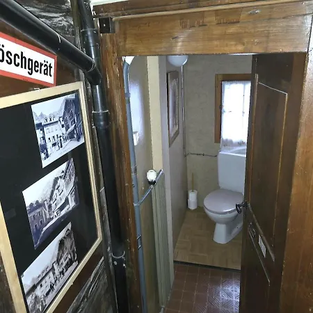 Heimatkunst 02, Klassisches Walliser Chalet, Teilrenoviert, Zentral 로이커바드