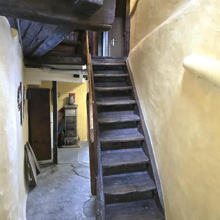 Apartment Heimatkunst 02, Klassisches Walliser Chalet, Teilrenoviert, Zentral