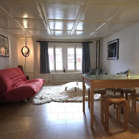 Heimatkunst 02, Klassisches Walliser Chalet, Teilrenoviert, Zentral 로이커바드