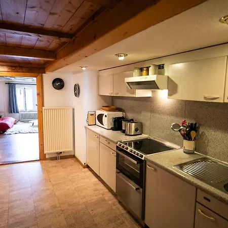 Heimatkunst 02, Klassisches Walliser Chalet, Teilrenoviert, Zentral Leukerbad