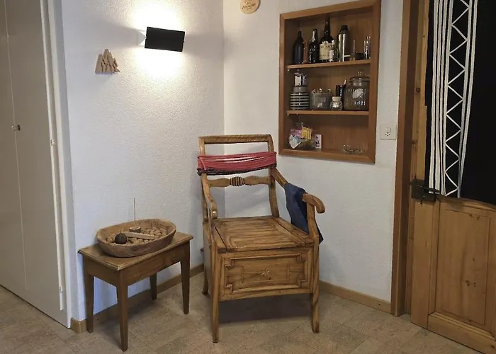 Apartment Heimatkunst 02, Klassisches Walliser Chalet, Teilrenoviert, Zentral *