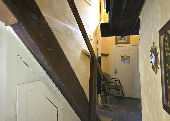 Heimatkunst 02, Klassisches Walliser Chalet, Teilrenoviert, Zentral