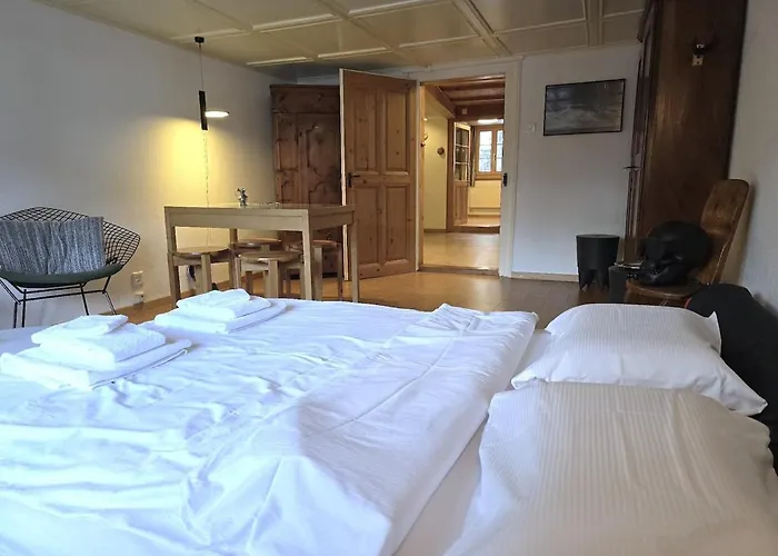 Apartment Heimatkunst 02, Klassisches Walliser Chalet, Teilrenoviert, Zentral